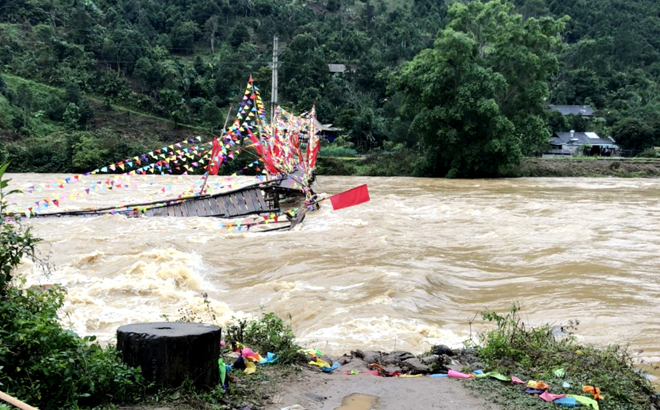 2 cầu tạm Cao Sơn và Thượng Sơn, xã Phong Dụ Thượng, huyện Văn Yên  và 1 người bị lũ cuốn trôi trong trận mưa lớn kéo dài đêm ngày 18 sang ngày 19/2/2022 vừa qua. Ảnh minh họa